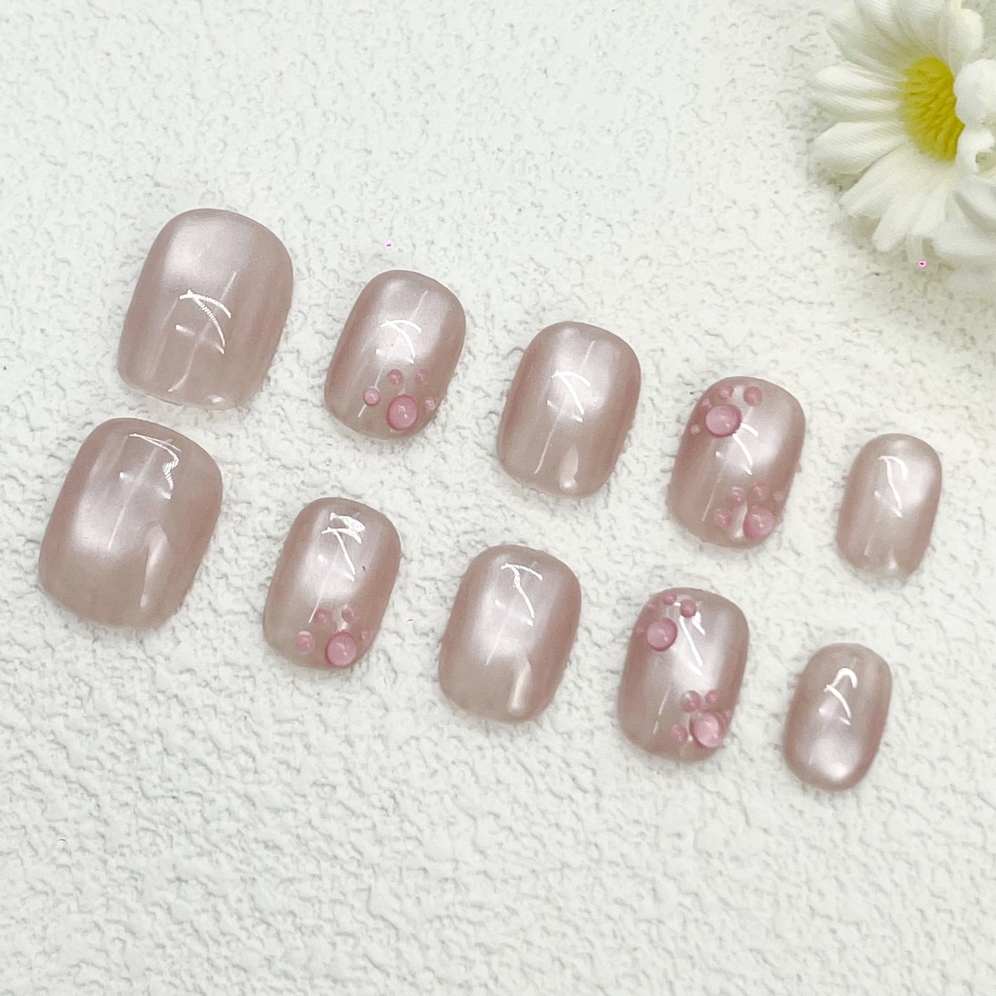 Short Press-On Nails – Soft Pink Cat Eye Design with Matching Pearl Accents, Minimalist & Sweet, Handmade Elegance(159)