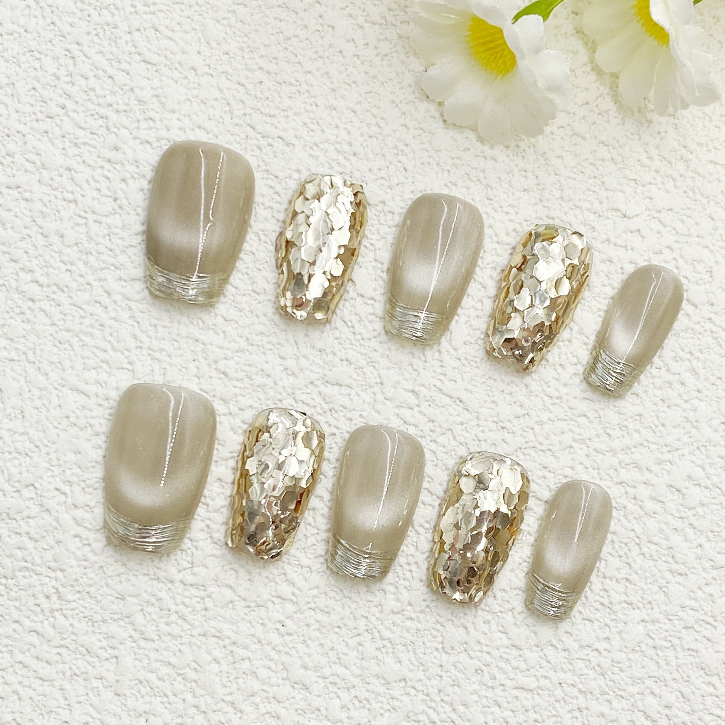 Short Square Press-On Nails – Light Grey Base with Irregular Gold Foil, Minimalist Luxe Style, Handmade Elegant Nail Set(213)