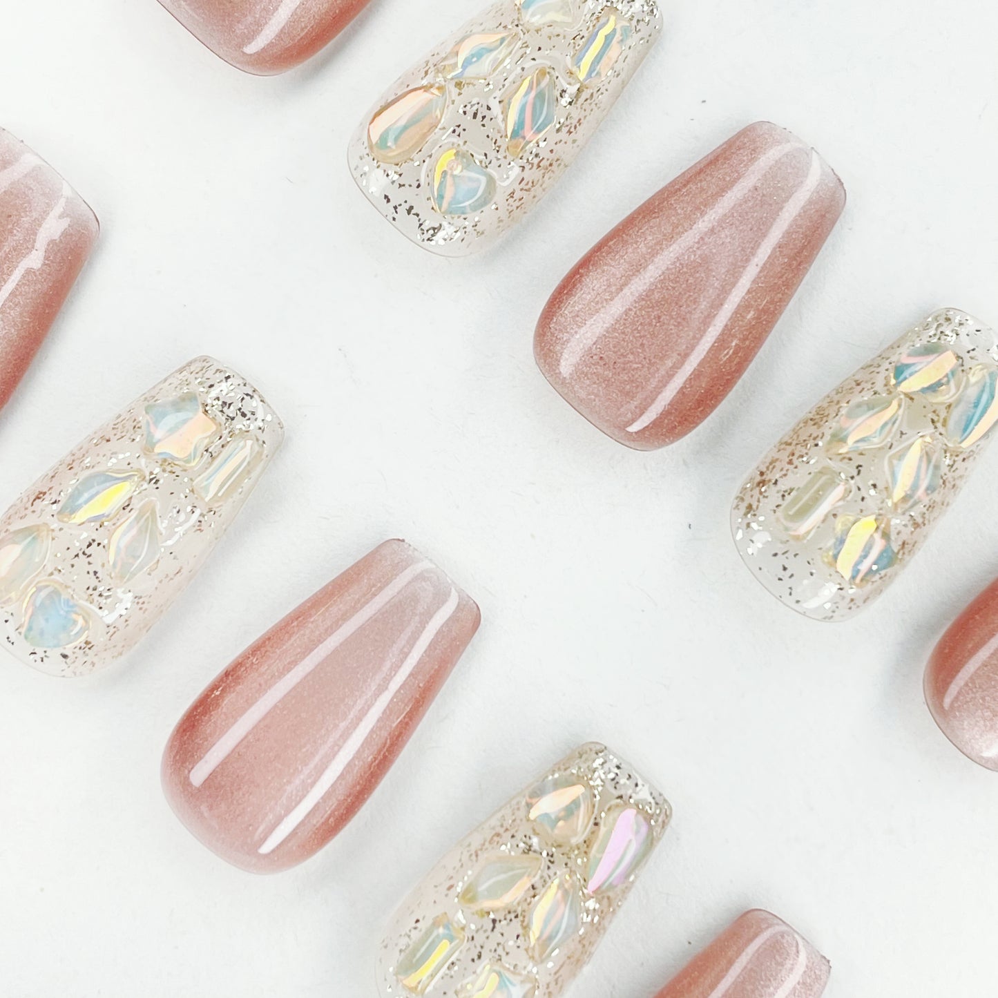 Minimalist Short Coffin Nails with Pink Cat Eye and Gold Accents, Handmade - Perfect for Chic and Bold Styles(65)