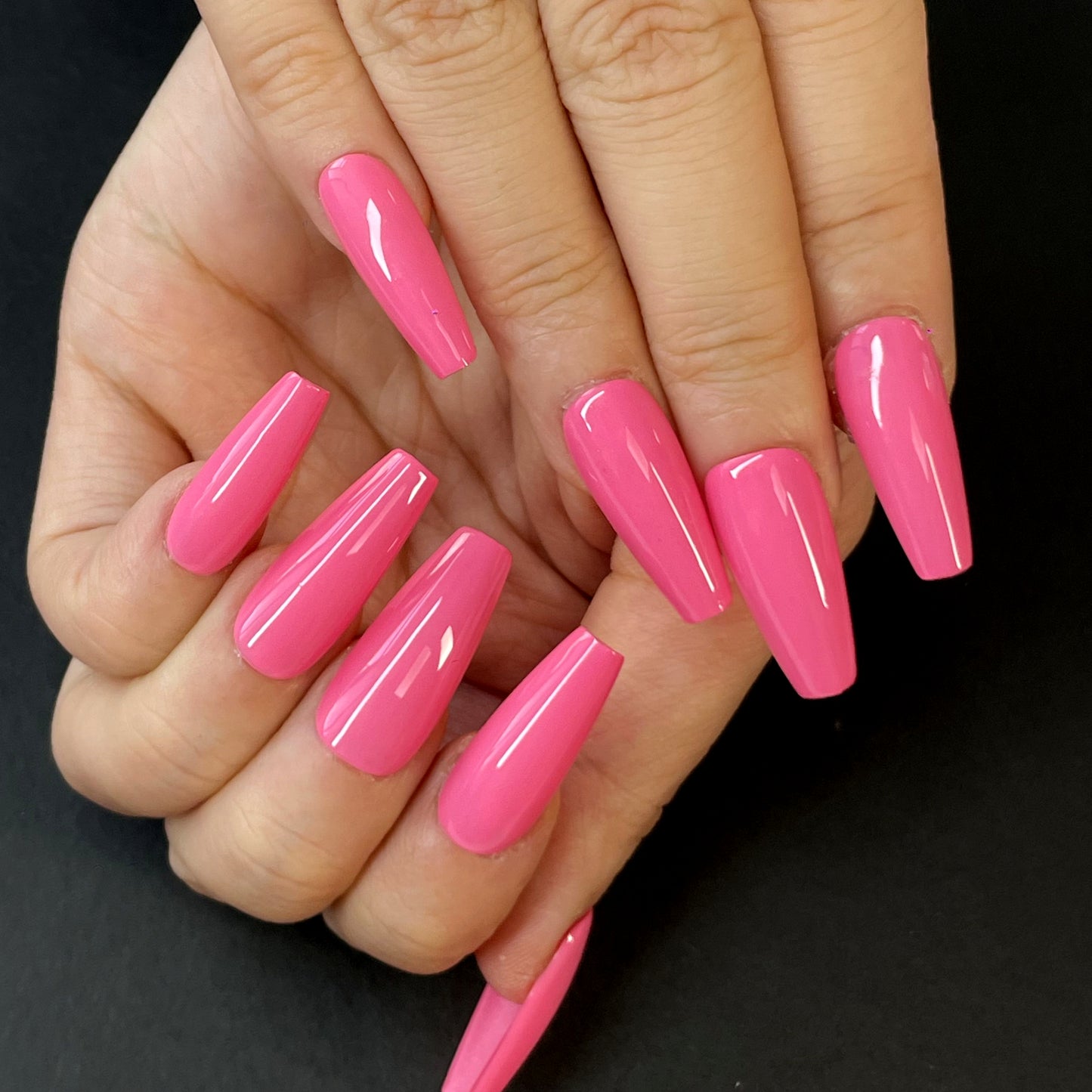 ✨Fluorescent Pink Glossy Almond Press-On Nails – Long, Mirror Shine, Easy to Apply & Perfect for Bold, Effortless Style(K1)