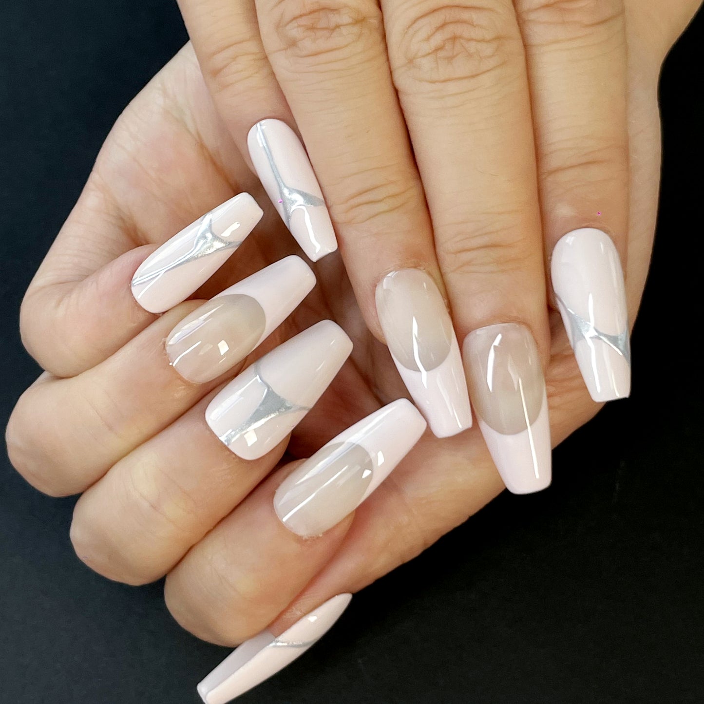 Minimalist Press-On Nails – Ivory & Light Gray with Silver Line Accents, Elegant and Fashionable Design for Everyday Chic Looks(K25)