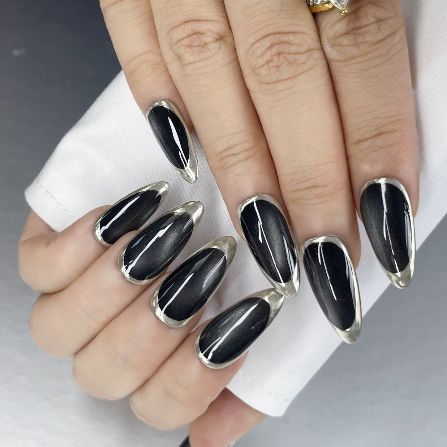 Minimalist Shiny Press-On Nails for a Subtle Glam Look(K46)