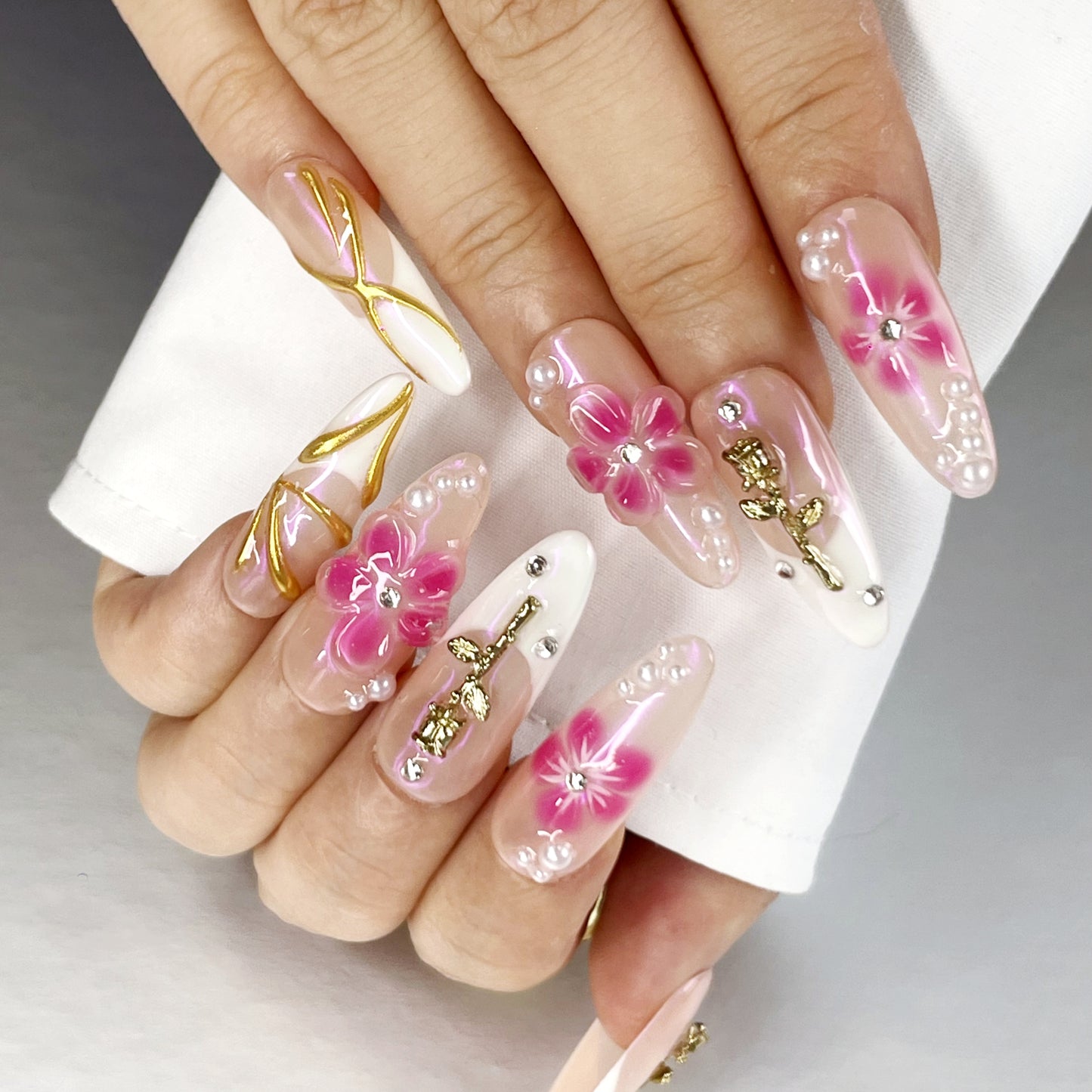 Elegant Romance: Nude-Pink Press-On Nails with Pearls & Florals(K59)