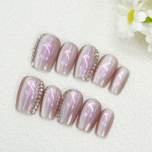 Short Press-On Nails – Nude Pink with Pink-Purple Iridescence and Delicate Rhinestones, Elegant Sparkling Handmade Nails(178)