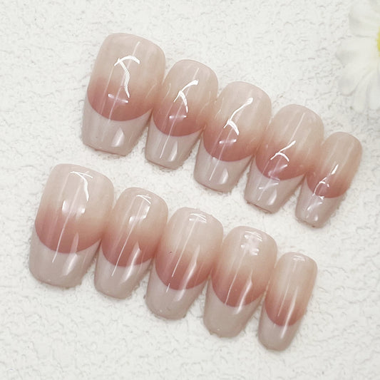 Short Press-On Nails – Nude Pink Gradient French Tips, Elegant & Minimalist Everyday Style, Handmade(198)