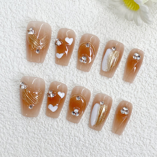 Milk Tea Press-On Nails with Gold Lines, Hearts & Rhinestones”（270）