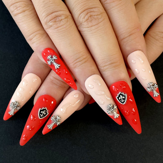 Gothic Stiletto Press-On Nails – Red & Beige with Drip Texture, 3D Droplets, Silver Cross & Shield Charms for a Dark, Edgy Look（K27）