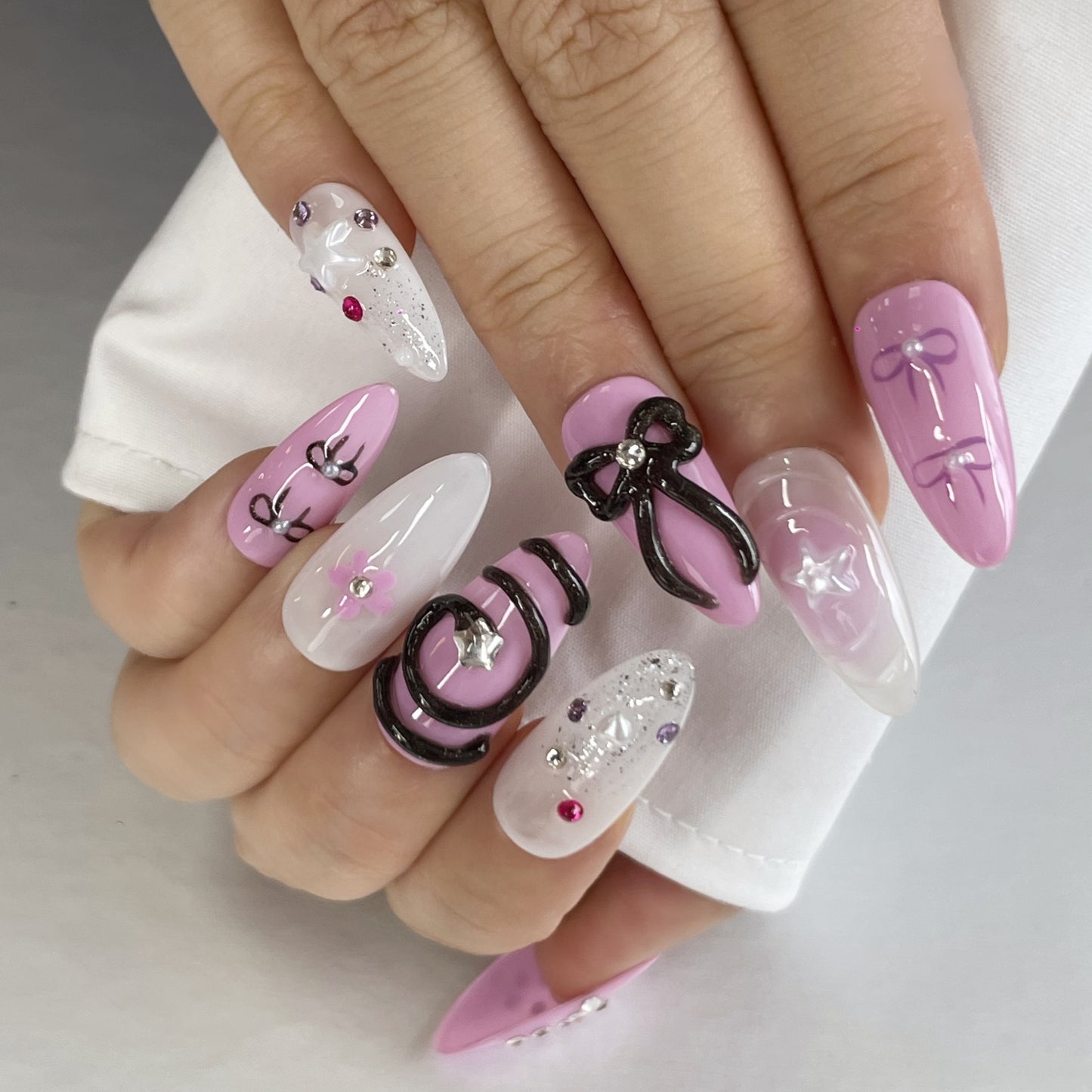 Pink-Purple Glam: Pearls, Bows & Sparkle for Your Fingertips（K54）